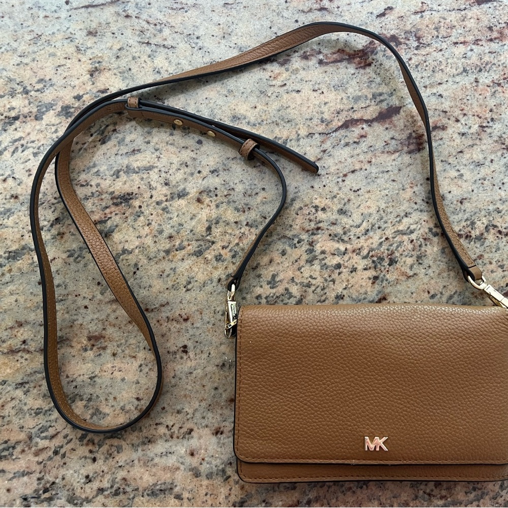 Michael kors convertible crossbody wallet